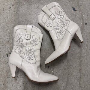 Larroude Thelma Boots Ivory Leather Western Floral